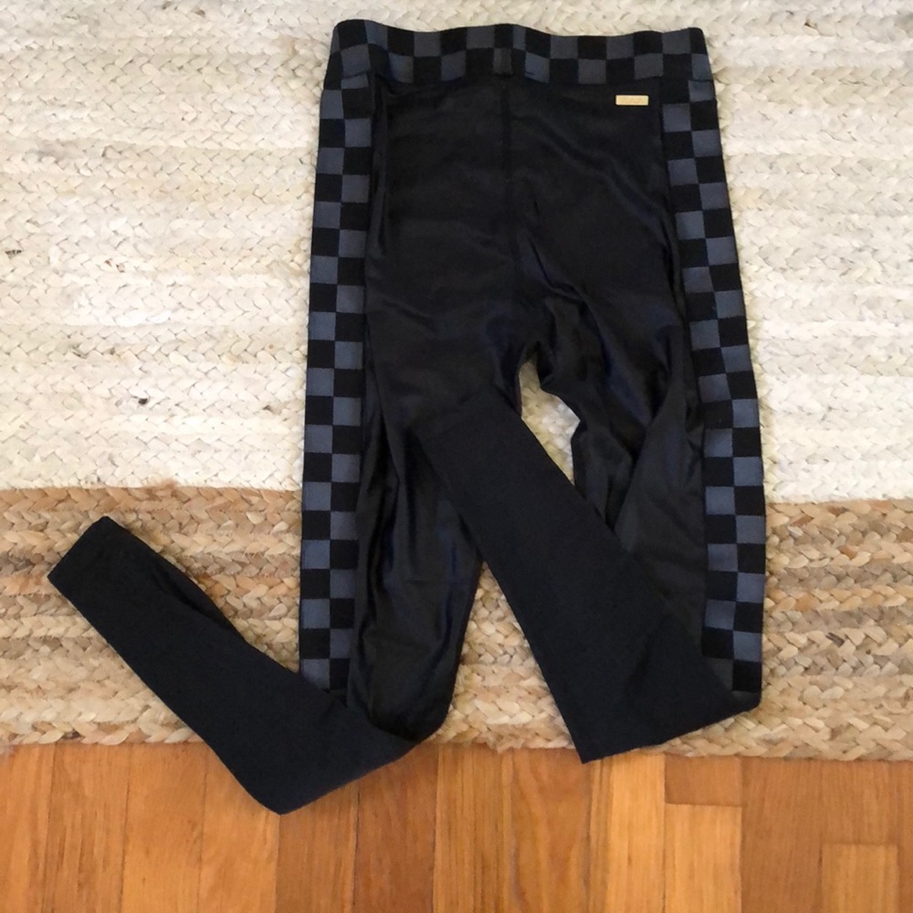 Alala Leggings View 3